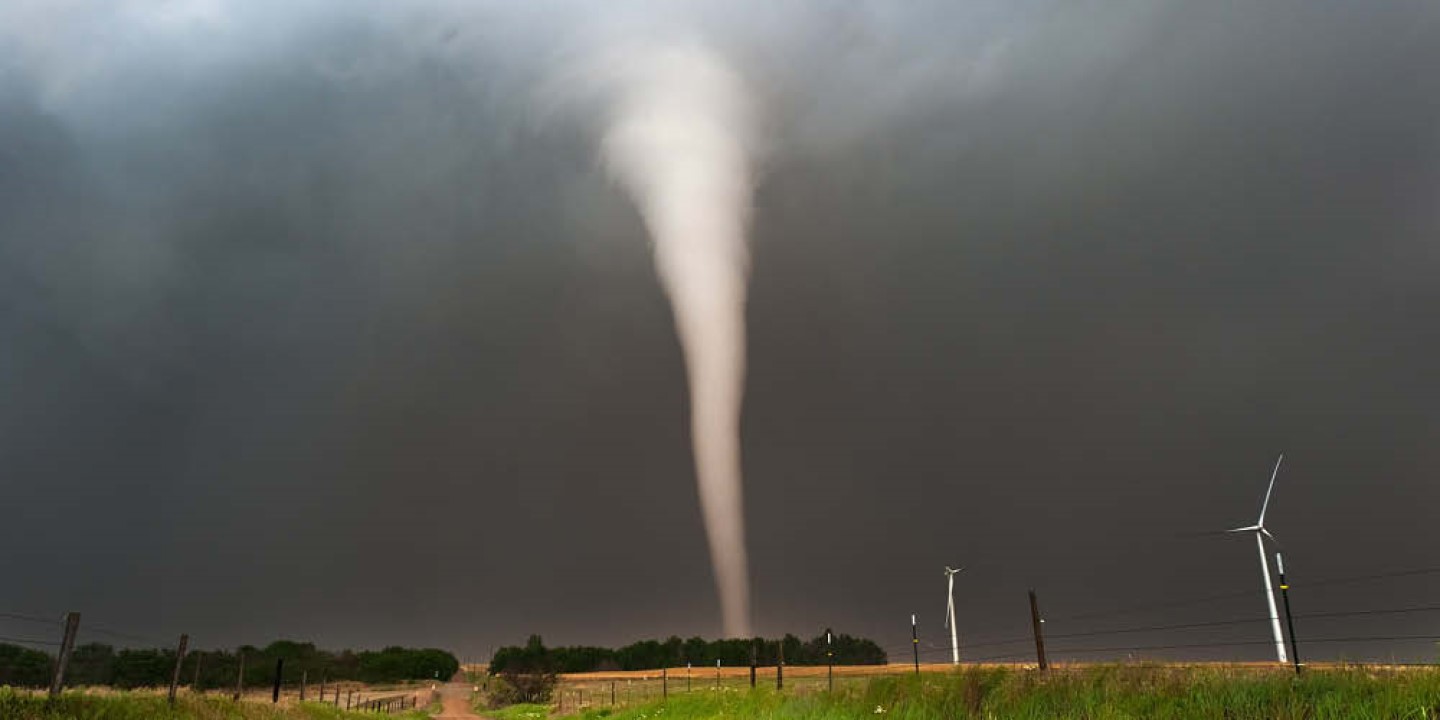 https://www.zurichna.com/-/media/project/zwp/zna/knowledge/images/2_tornado_convective-storms_1440x720.jpg?la=en&mw=737&hash=94D0CB476FA6A1E6125995613877F9B8